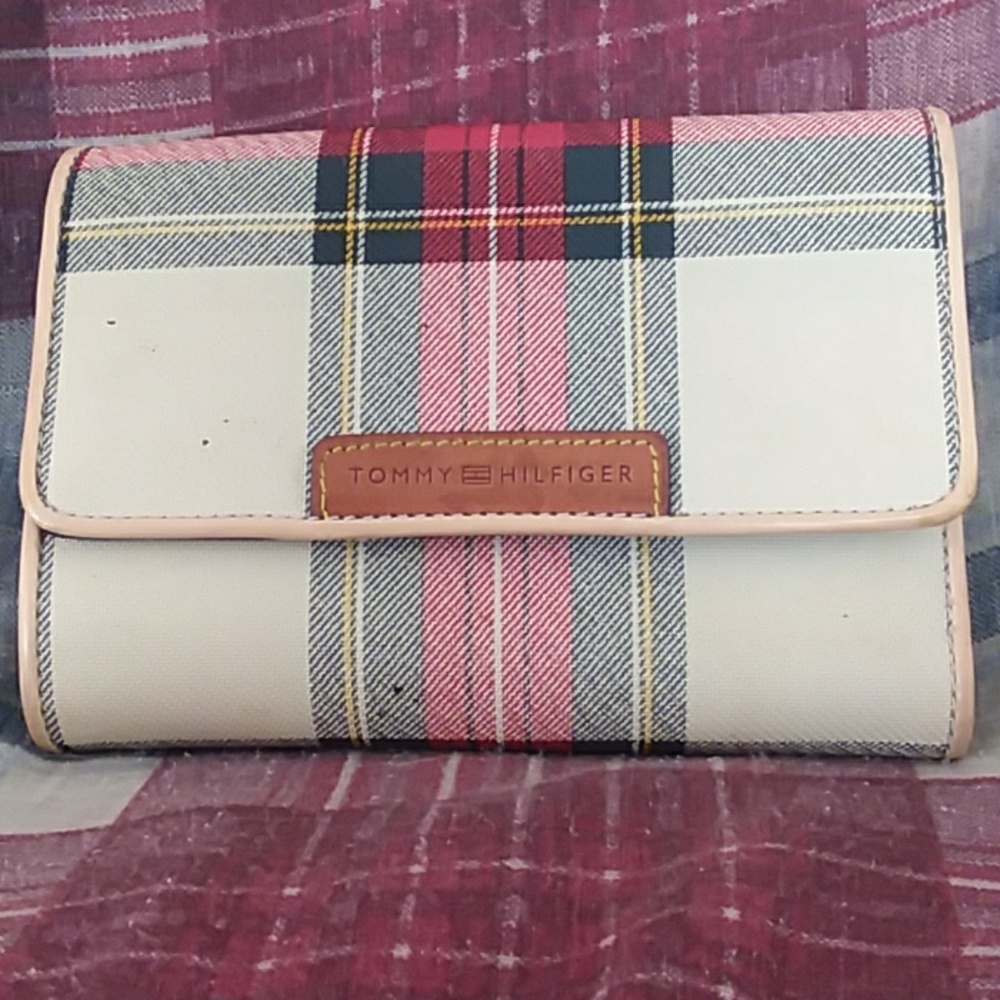 Tommy Hilfiger wallet